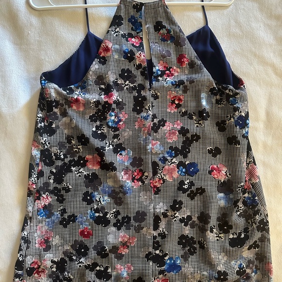 Express tops, 5 tops in this bundle - Picture 7 of 7